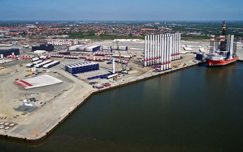 Arealer med vindmølledele på Esbjerg Havn.